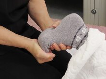 三嶋鍼灸マッサージ治療院/足首を緩めて腰痛改善を行います