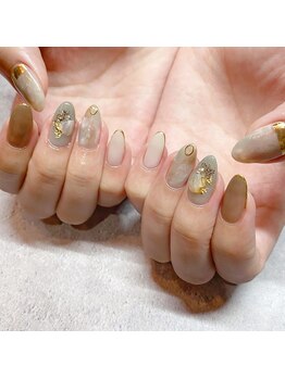 アウグーリ(AUGURI)/秋っぽい大理石ネイル♪