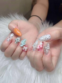 ルミ(Lumi)/自爪アートやり+パーツつけ放題