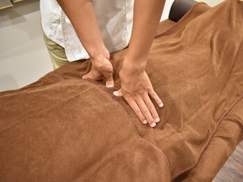 市川くじら鍼灸院の写真/【市川駅徒歩2分!待望の鍼灸院がOPEN♪】鍼灸&マッサージの国家資格を持つ院長が丁寧に施術!初めての方も◎