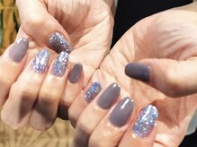 フレイムス アイラッシュ アンド ネイル(FRAMES)/くすみブルー×キラキラ