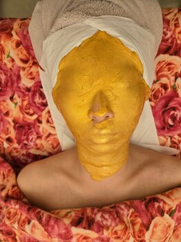 プライベートエステティックサロン アメジスト(AMETHYST)/純金をふんだんに使ったマスク