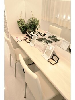 ファニービー 吹田店/メイクルーム