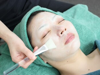 エステティック ベルミランダ/3濃厚美白で輝く陶器美肌に改善!