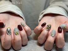 ソロルル ネイル(Sororuru Nail)/埋め尽くし×フレンチデザイン
