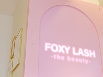 フォクシーラッシュ 大阪梅田本店(FOXY LASH)/フォトスポットあります◎