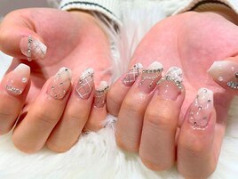 フレンチガーリーネイル