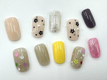 ネイルサロン クイール 小山店(NAIL SALON QUILL)/ワンカラー×お花ホロ