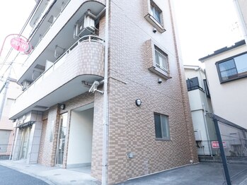 キッカ(kikka)/ビル横に駐車場がございます☆