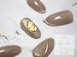メタリックラインのグレージュ
