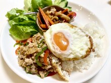 671 ロクナナイチの雰囲気(マッサージ後にタイ料理も提供しております。)