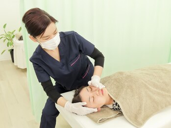 パンダ整骨院/小顔矯正の施術風景