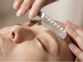 ハナレ 新宿(HANARE)の写真/[ミスト美肌シェービング]産毛処理だけでなく,古い角質や皮脂を取り除くことで肌トーンUP!ハリツヤ美肌へ♪