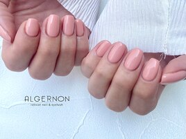 サーモンピンク