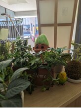 サロン真名/緑色好きです。