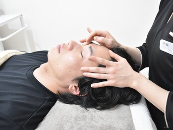 オリノ(Olino)の写真/《予約殺到小顔矯正専門サロン》男性の顔を引き締める小顔矯正