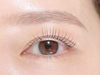 テオン(teon)の写真/抜群のキープ力で、忙しい朝を快適に♪逆まつ毛・下向きまつ毛もしっかりカール◎