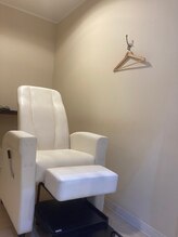 アナスタシア ミアレ 阪急17番街店/阪急17番街店の施術ブース｜眉毛