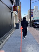 エモーション 横浜関内店(Emotion)/マクドナルド側へ