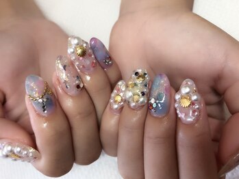 クレア(Clare)/パール×貝殻ネイル