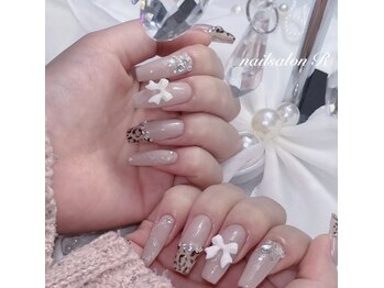 アール(R)の写真/《持込OK》可愛いパーツ多数！トレンドパーツも豊富にご用意◎《新大宮駅徒歩4分！》