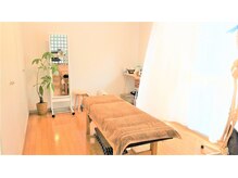 清潔感のある心地よい、お一人様空間で施術が受けられます。