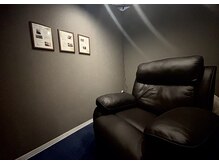 ヘッドミントVIP 銀座店の雰囲気（ドライヘッドスパのソファー）