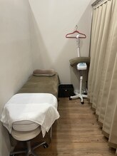 ビューティーフェイス グランデ 京阪百貨店すみのどう店/【施術ルーム】半個室のお部屋で