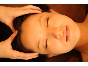 貴宝石岩盤浴ホットヨガスタジオ ぷりずむ/ヘッドマッサージ