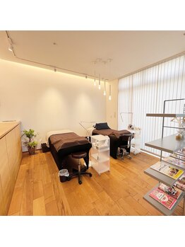 ファウンデーション(FOUNDATION)/まつ毛ケアスペース