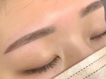 グロウアップ ビューティ 丸の内店(Glow-up Beauty)/パリジェンヌ/眉毛/毛穴専門店