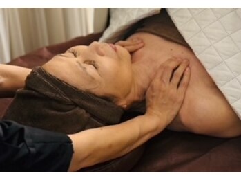 フィオーレ/首筋・肩ストレッチ