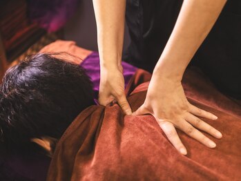 ここりら【もみほぐし/オイルマッサージ/リンパ/足つぼ/ヘッドスパ】 /