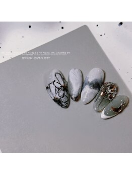 ヘブン ネイル 鶯谷(HEAVEN Nail)/ゴージャスで個性映えネイル