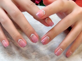 リッシュ(RICHE)/ピンクグラデーションネイル