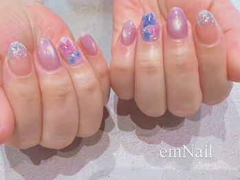エムネイル(emNail)の写真/【似合うデザインがきっと見つかる!】数種類のデザインをご用意◎カラー変更無料/パーツ追加OK★