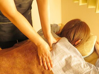 トータルケアサロン ルナ(LUNA)の写真/毎日のお仕事や家事などでお疲れの方必見!当サロンの熟練スタッフによる本格施術で、疲れを根本から改善♪