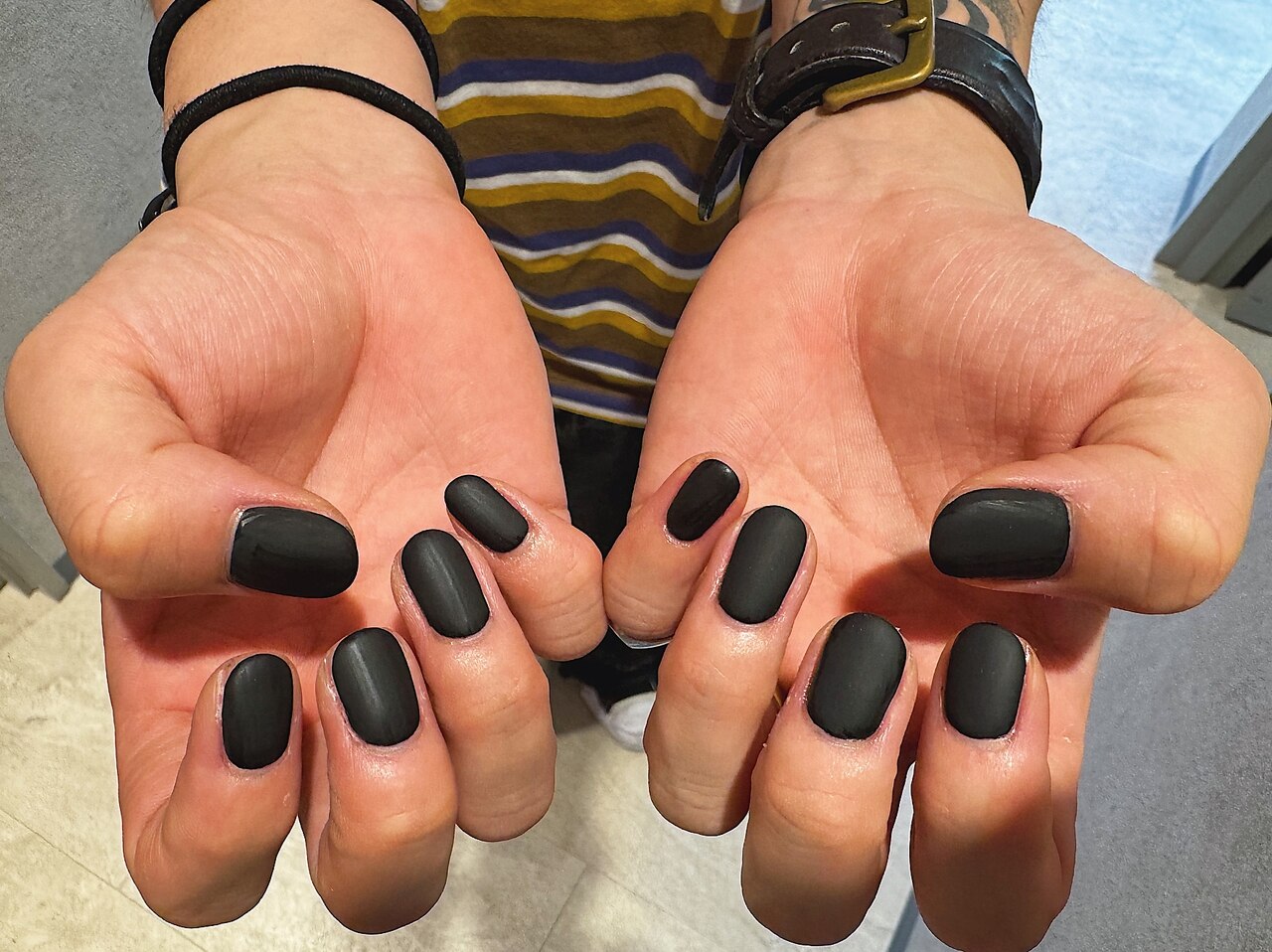 2026年冬トレンド】ブラック ワンカラー ハンドのネイルデザイン集
