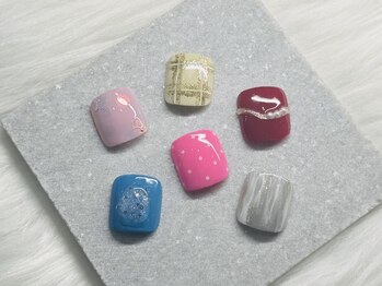 トイロ 室見店(TOIRO)の写真/足先を可愛くして気分もUP!ハンドネイルができない方にもオススメ◎足元からお洒落を楽しみましょう♪