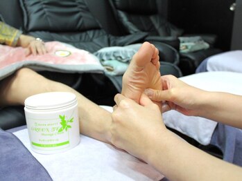 さくらリラクゼーションの写真/体が軽くスッキリ感◎仕事疲れの辛いコリに！【足つぼ30分+もみほぐし30分+ヘッドスパ30分  計90分¥5980】