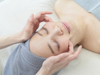 コニワ(528hz)の写真/認定資格保持者による本格小顔矯正★フェイスラインを整え、たるみを改善してスッキリ美しく♪