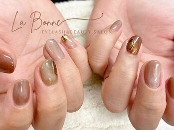 ラボンヌ(La Bonne)の写真/【初めての方でも◎】大人女性の上品ネイルを楽しみましょう♪肌なじみの良いワンカラーもおすすめ！