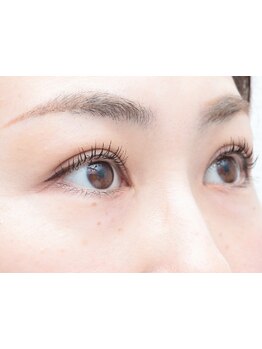 ナチュラル上品な目元にしたい