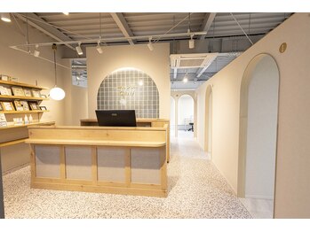 ネイルサロン&スクール ジーナ(GINA)