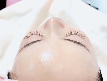 ジル(JilL)の写真/毛穴にお悩みの方に【毛穴洗浄+光フェイシャル(肩マッサージ込)¥9000】毛穴ケアをしながら美肌も叶う♪