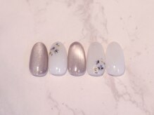 ネイルサロン エムズ(Nail Salon M's)/押し花とプルマグでオシャレに