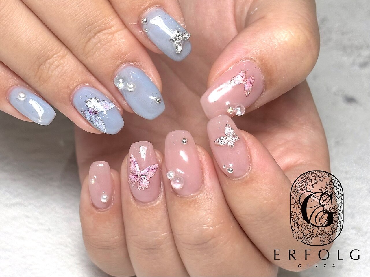 2025年-2026年冬トレンド】蝶のネイルデザイン集｜人気順｜2ページ目