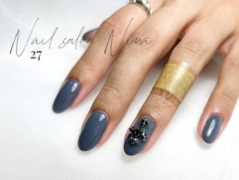 ニーナ(27)/ワンカラー×十字架パーツ