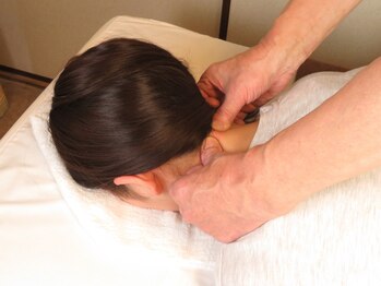 朝日鍼灸マッサージ治療院/首の疲れ、ストレートネックに。