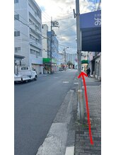 モアビューティー 楽々園店(MORE BEAUTY)/楽々園商店街があります